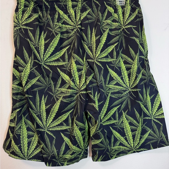 Hawaiian King Cannabis Men’s Two Piece Set Shirt and Trunks NWOT Sz M Free Gift - Picture 8 of 11